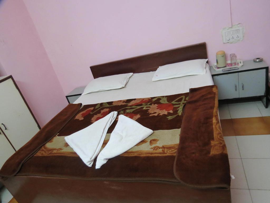 Hotel Sunny Classic Mahabaleshwar Luaran gambar