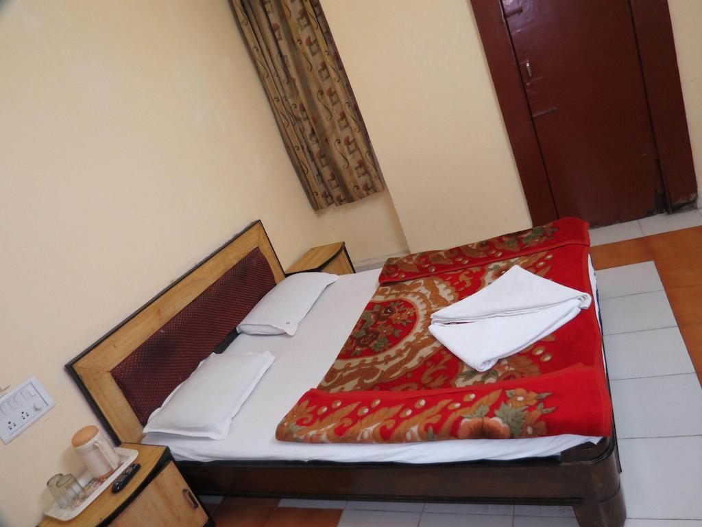 Hotel Sunny Classic Mahabaleshwar Luaran gambar