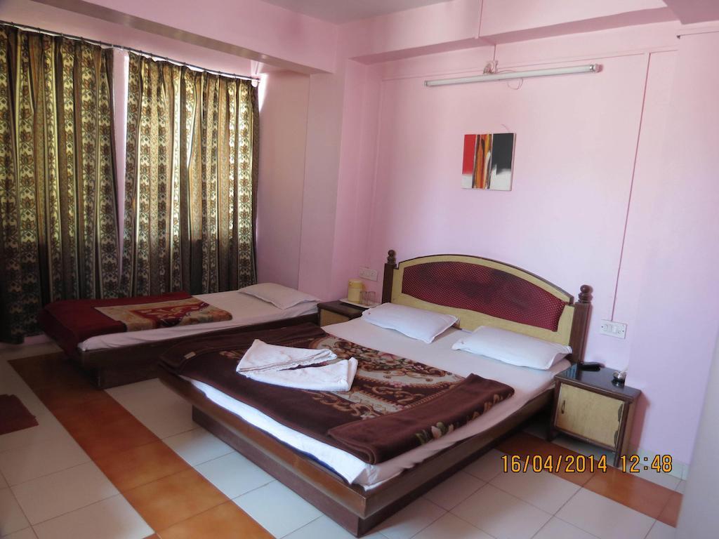 Hotel Sunny Classic Mahabaleshwar Luaran gambar
