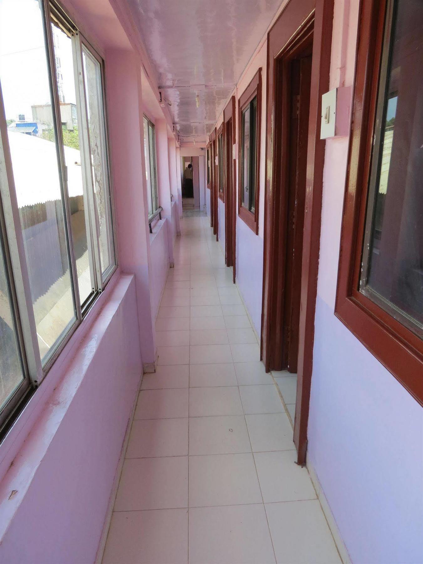 Hotel Sunny Classic Mahabaleshwar Luaran gambar
