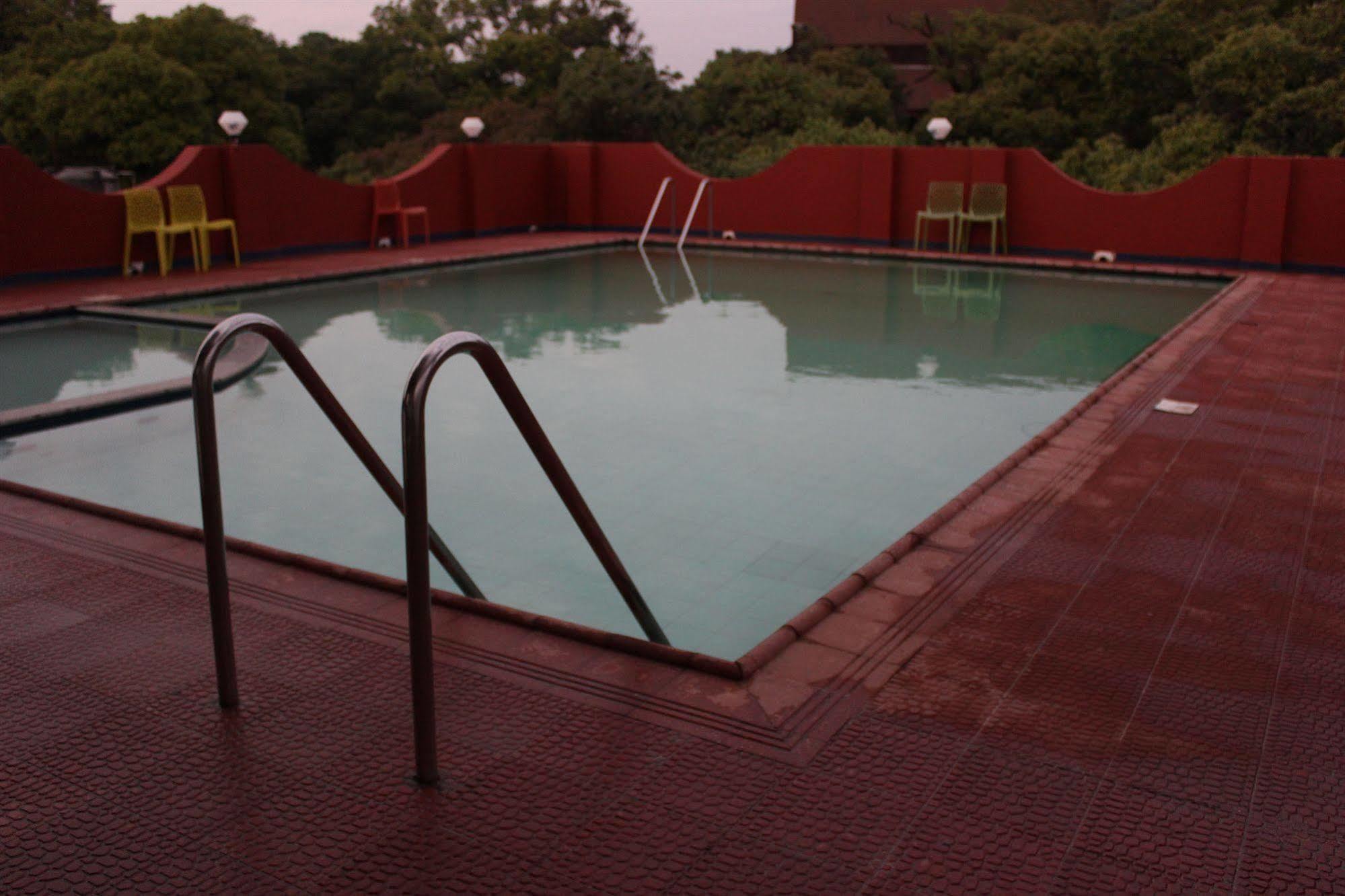 Hotel Sunny Classic Mahabaleshwar Luaran gambar